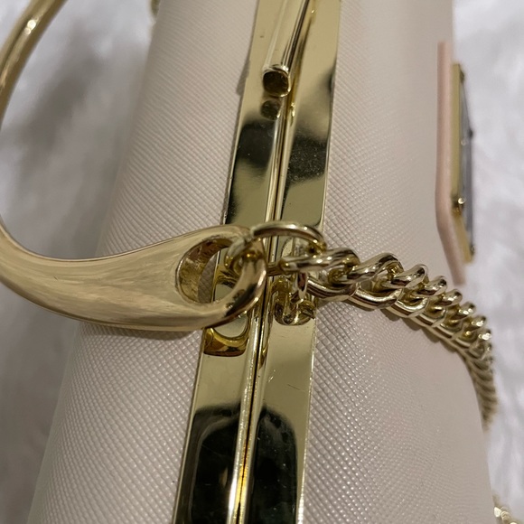 SOLD - Rare Loungefly Evil Queen Poison Apple Clasp Crossbody Purse - Picture 7 of 7